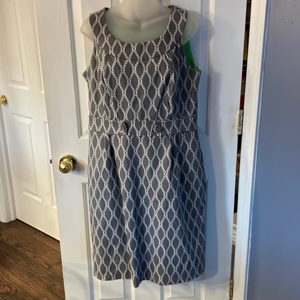 Dressbarn Sleeveless Sz 14 Gray Patterned dress GUC LINED BOX71